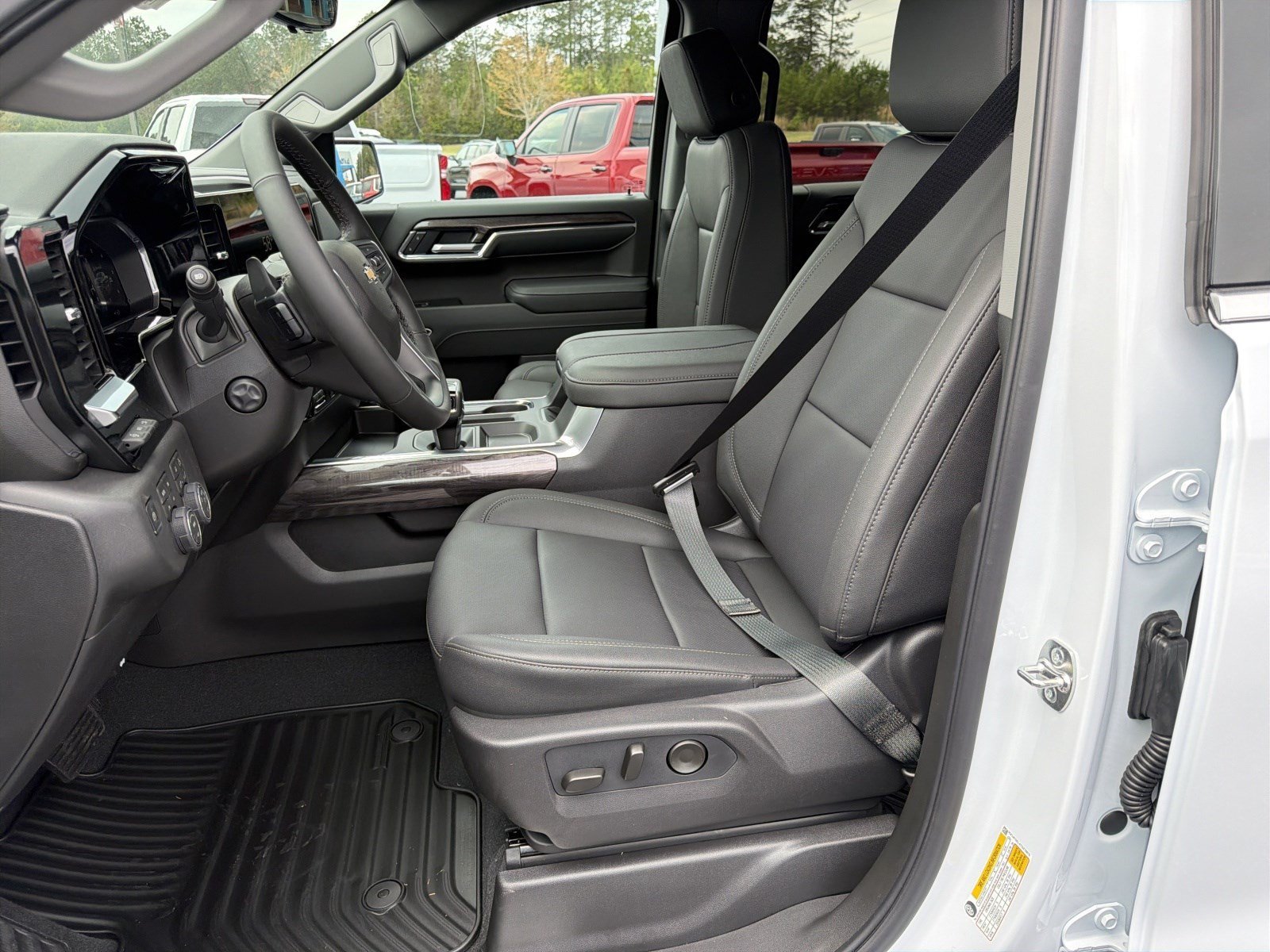 2026 Chevrolet Silverado 1500 LTZ - Photo 9