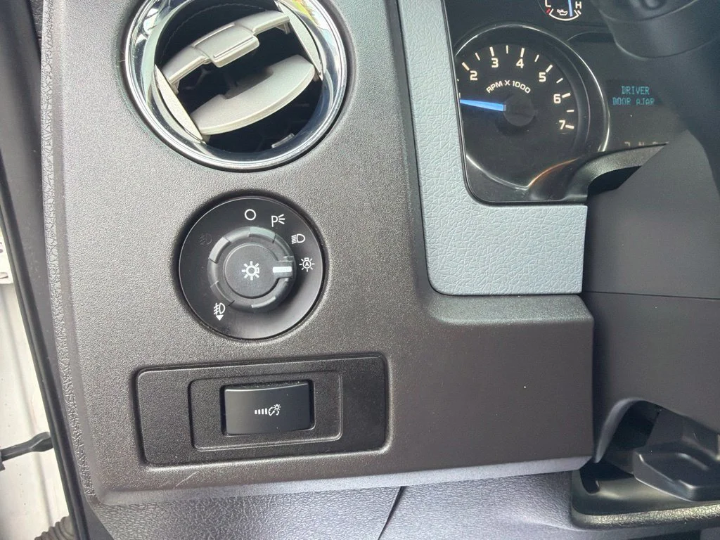 Used 2012 White Ford XLT image 24