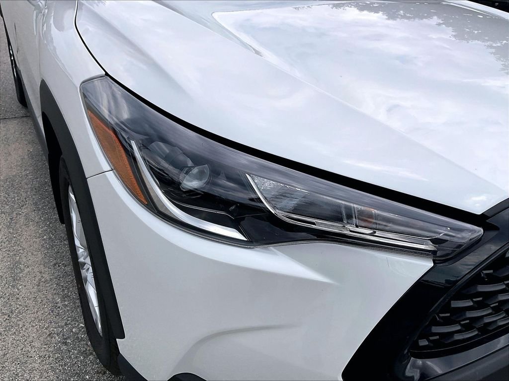 Used 2024 Wind Chill Pearl Toyota LE image 30