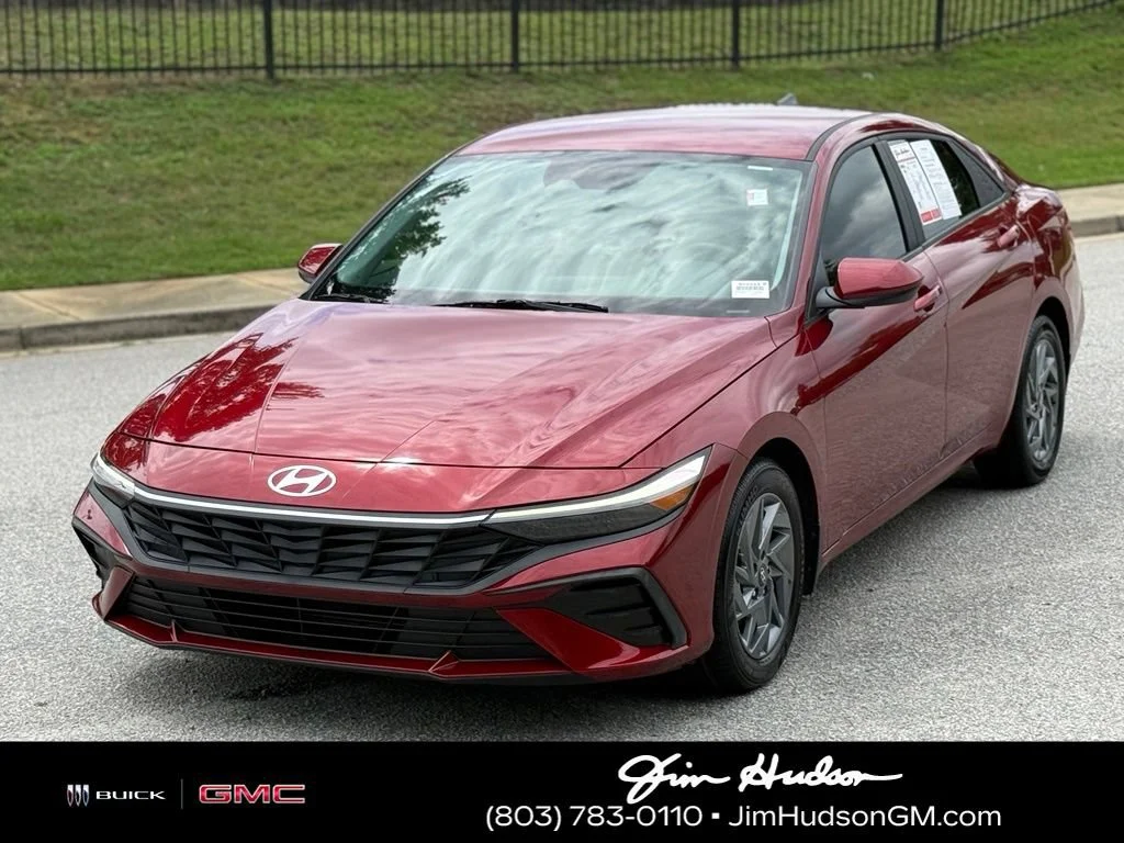 Used 2024 Red Hyundai SEL image 9