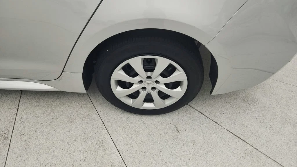 Used 2025  Toyota LE image 28