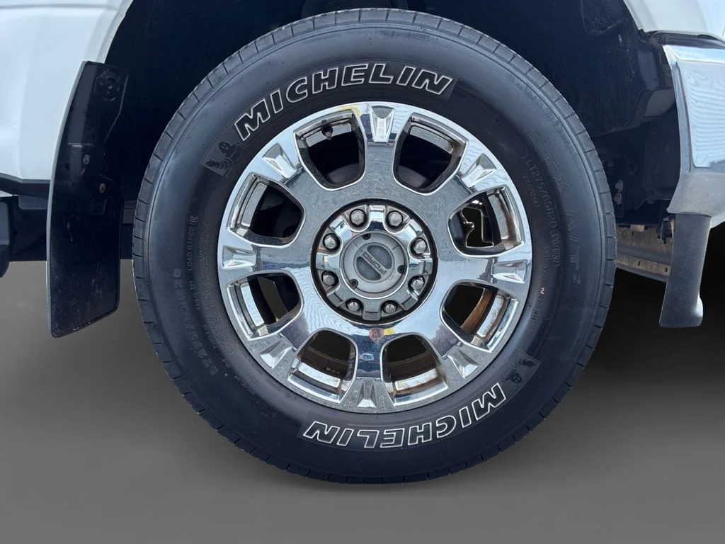 Used 2020 White Ford Lariat image 16