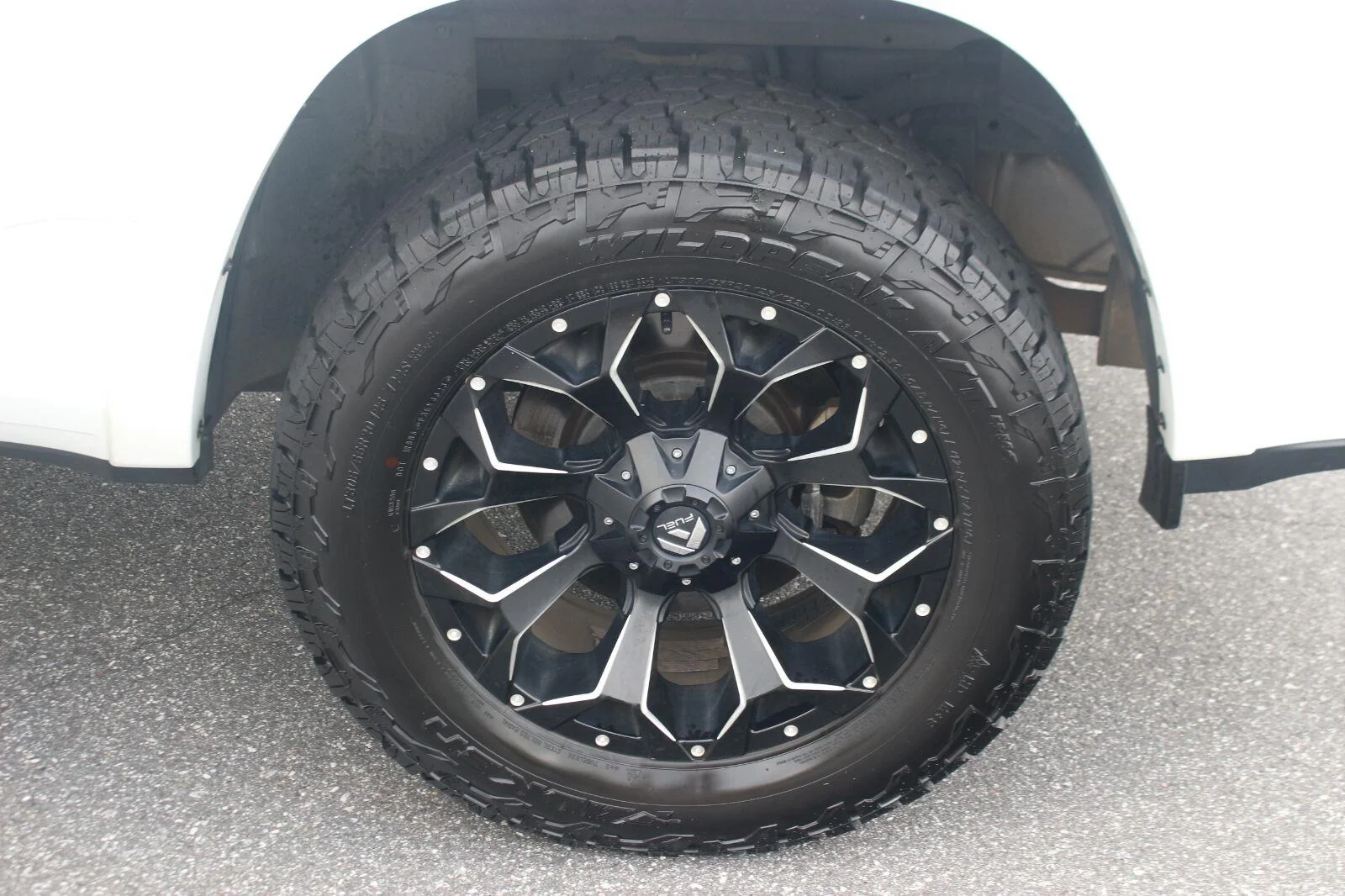 Used 2020 White Ram Laramie image 41