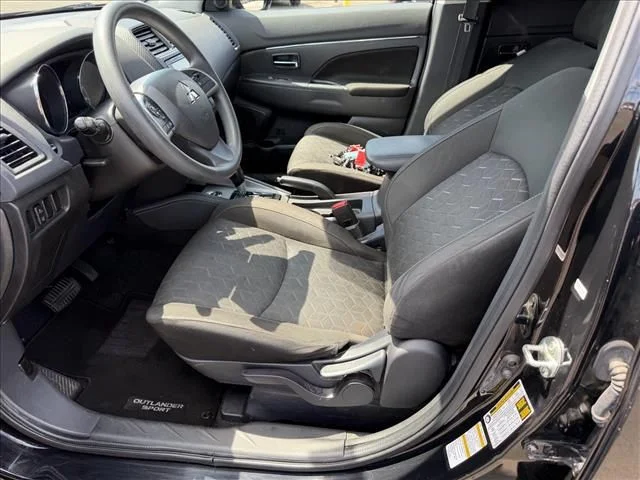 Used 2022 White Mitsubishi 2.0 ES image 9
