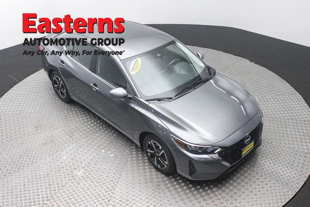 Used 2024 Gray Nissan SV image 3