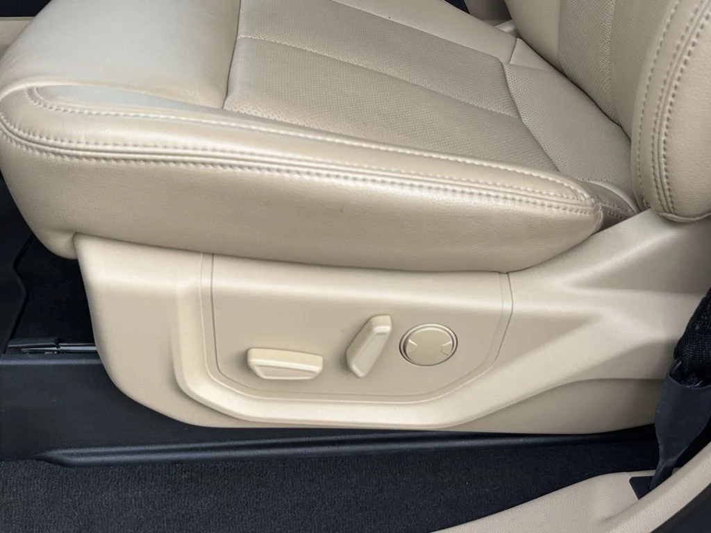 Used 2021 Blue Ford Lariat image 17