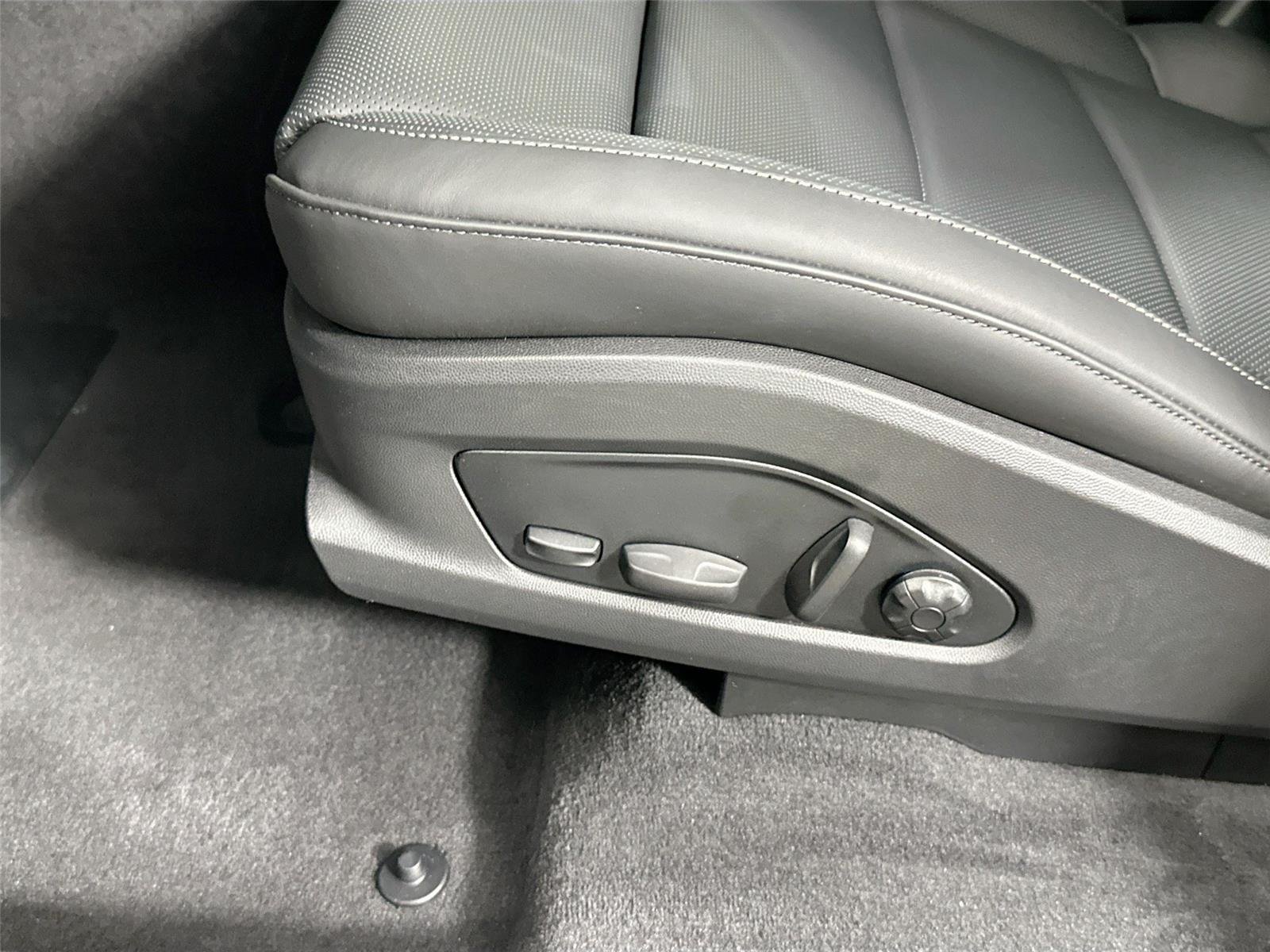 New 2025 Slate Grey Neo Porsche  image 34