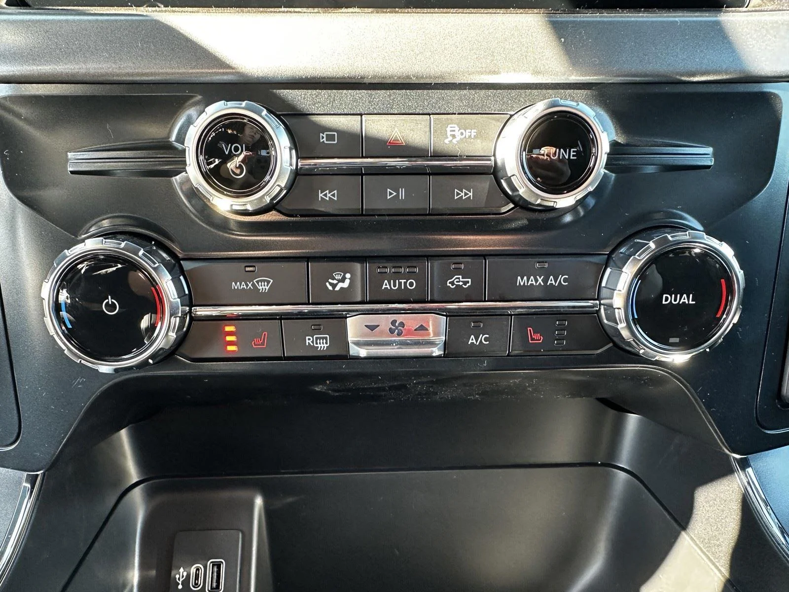 New 2026 Oxford White Ford XLT image 30