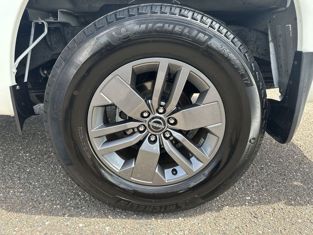 Used 2025  Nissan SV image 29