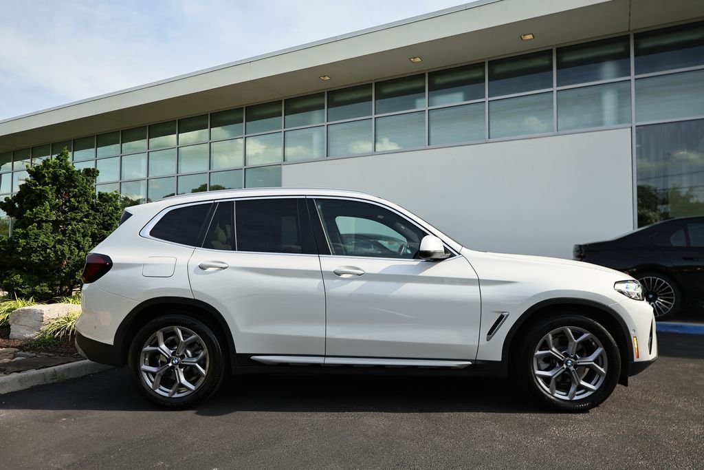 Used 2024 Mineral White Metallic BMW sDrive30i image 4