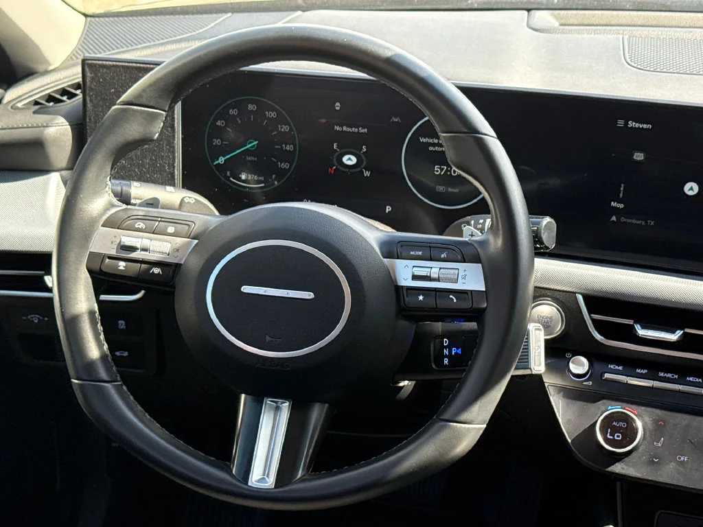Used 2024 Gray Hyundai SEL image 12