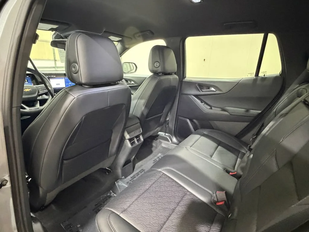 2027 Chevrolet Equinox LT - Photo 33