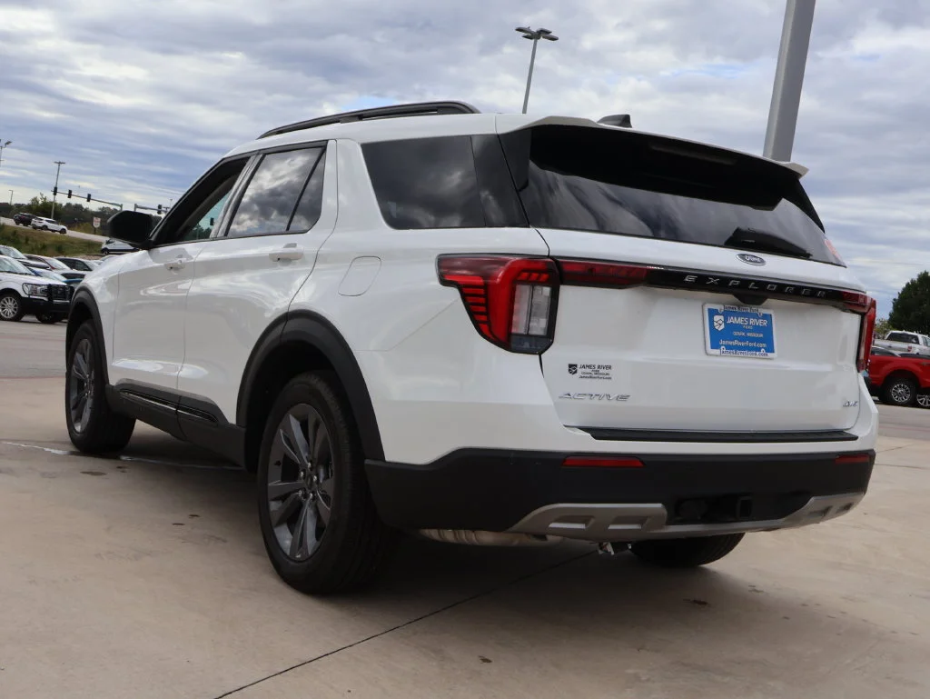 New 2026 Star White Metallic Tri-Coat Ford Active image 3