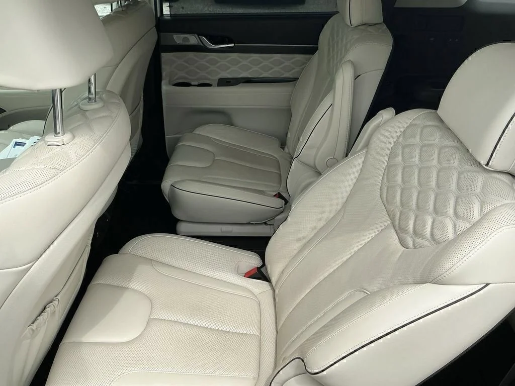 Used 2020 White Hyundai Limited image 19