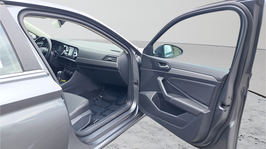 Used 2019 Gray Volkswagen 1.4T SE image 15