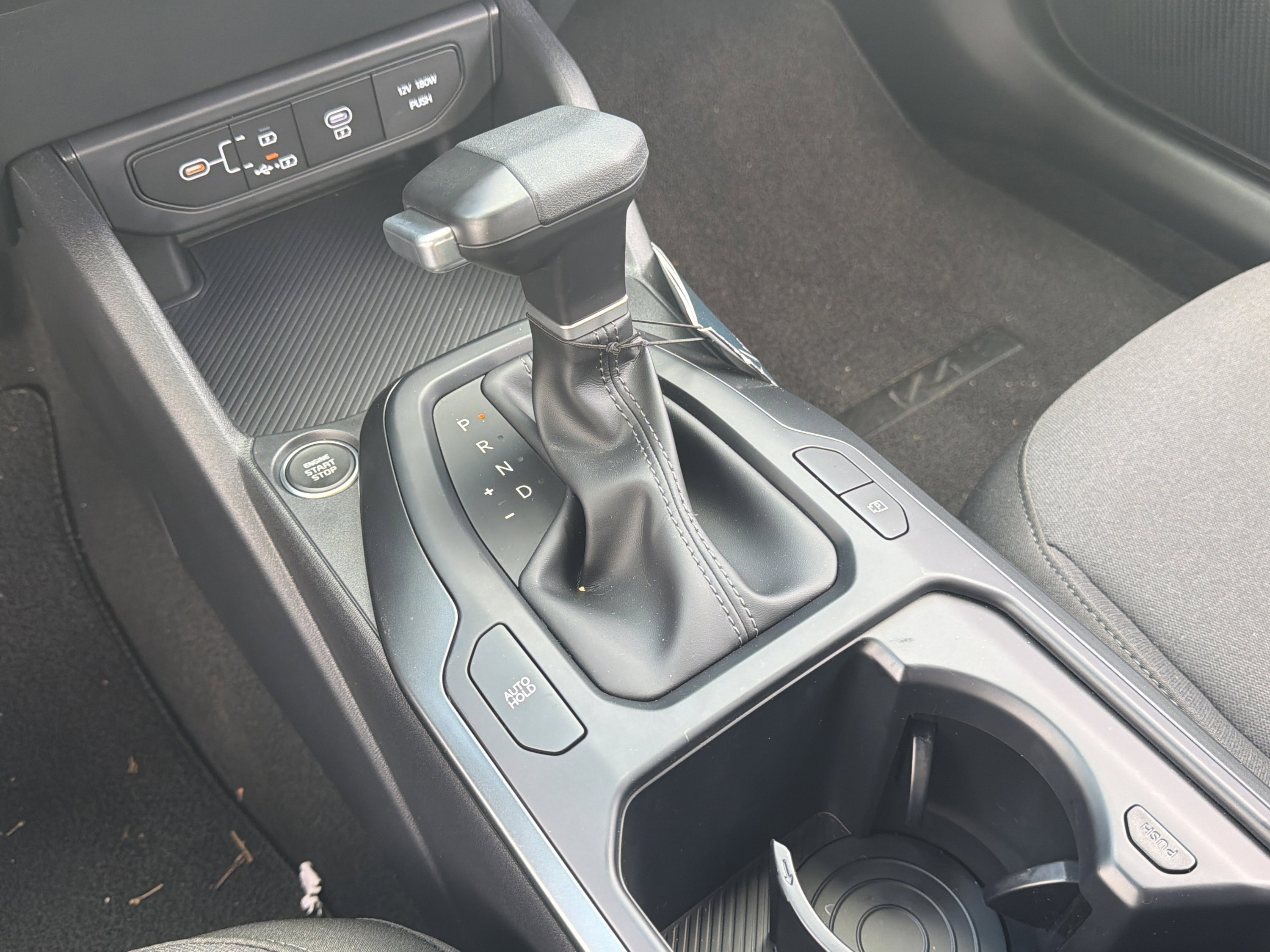 New 2026 Snow White Pearl Kia LX image 14