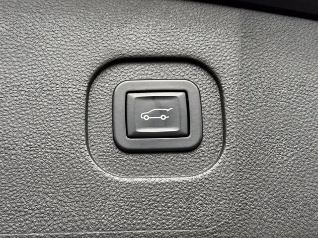 Used 2014 Ashen Gray Metallic GMC SLT-2 image 17