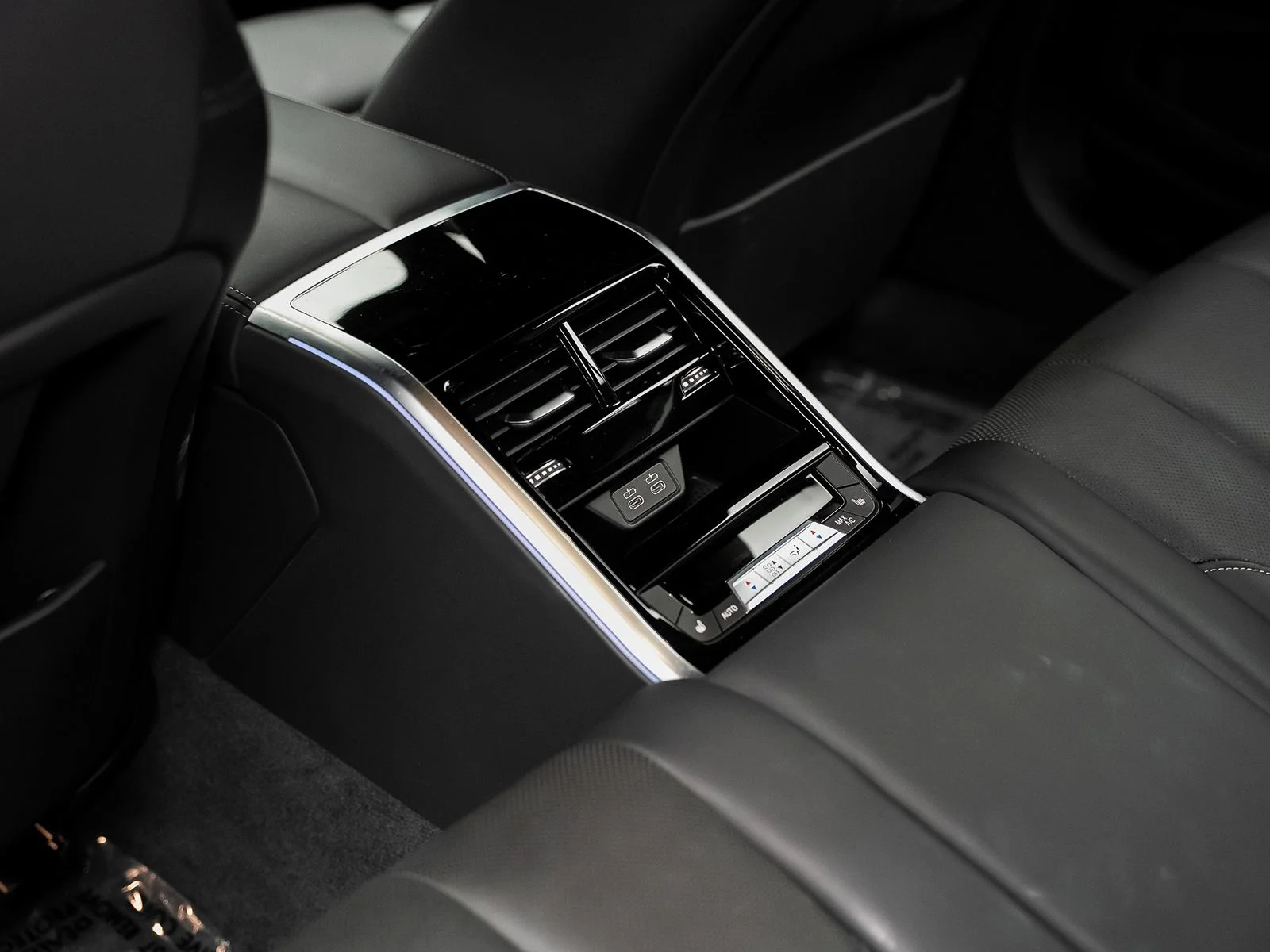 Used 2022 Blue BMW ALPINA B8 xDrive image 42