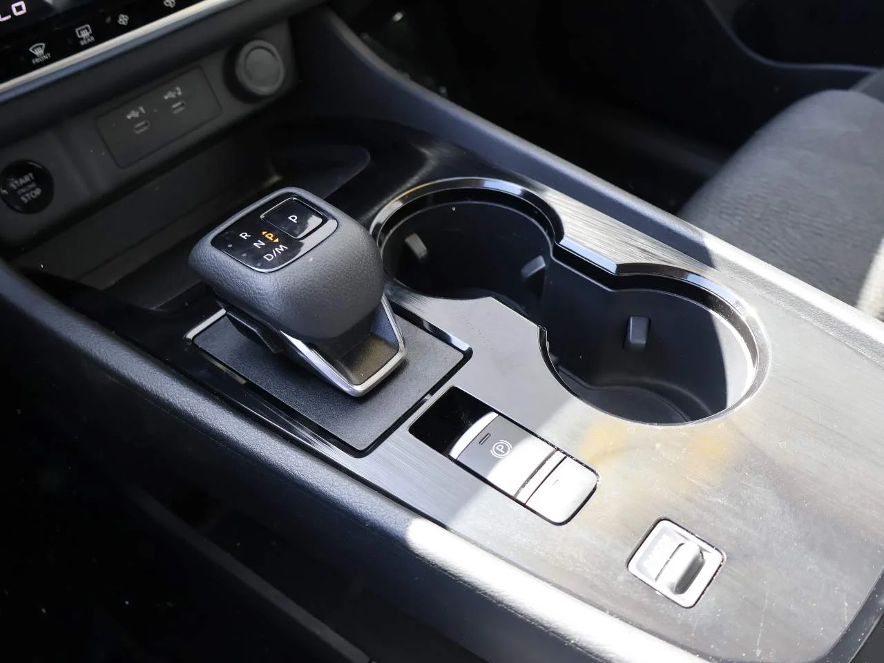2025 Nissan Rogue SV - Photo 16