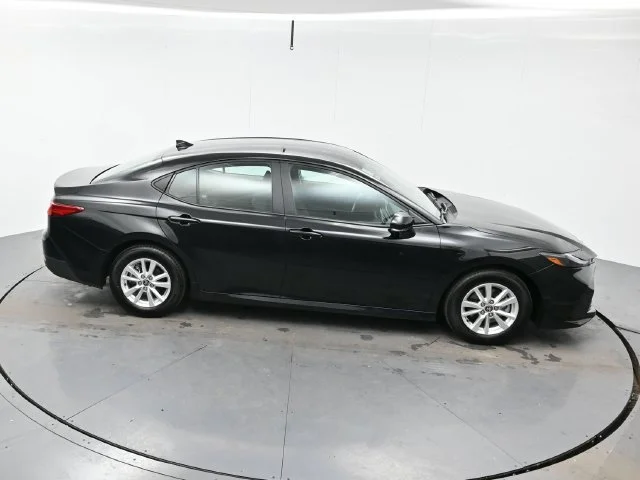 Used 2025 Midnight Black Me Toyota LE image 37