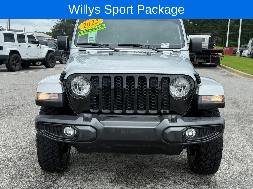 Used 2022 Silver Jeep Sport image 26