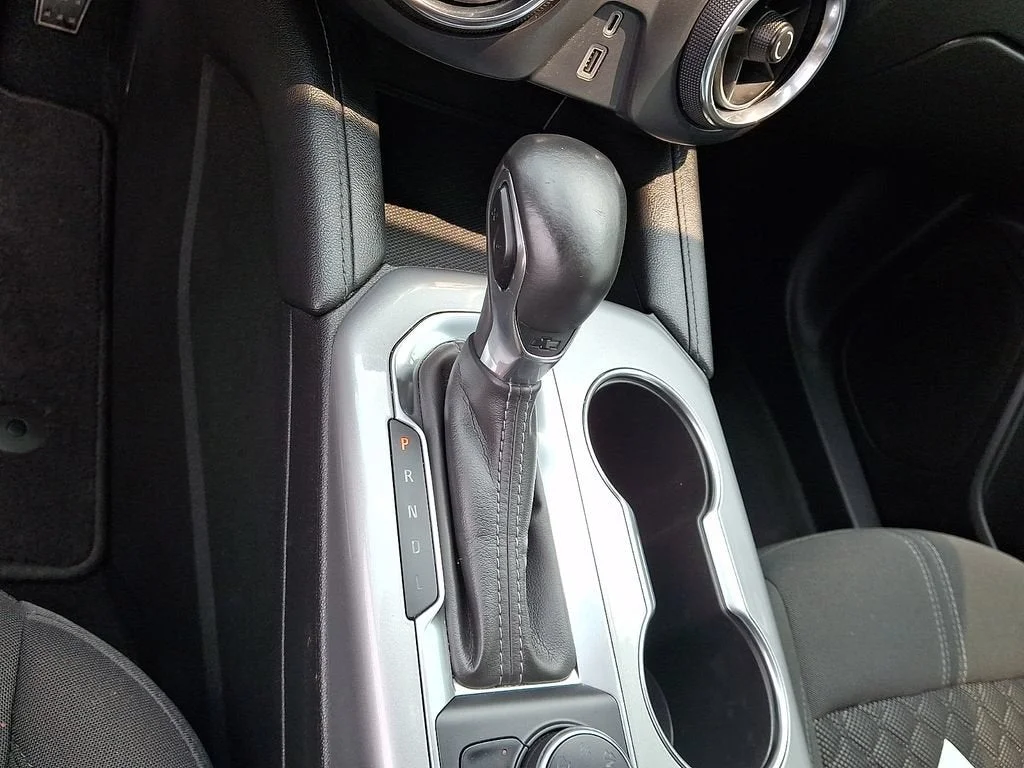 Used 2020 SUMMIT WHITE Chevrolet LT image 55