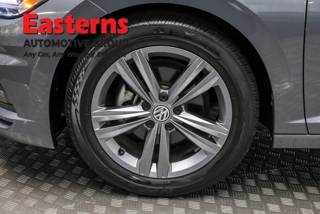 Used 2021 Gray Volkswagen R-Line image 31