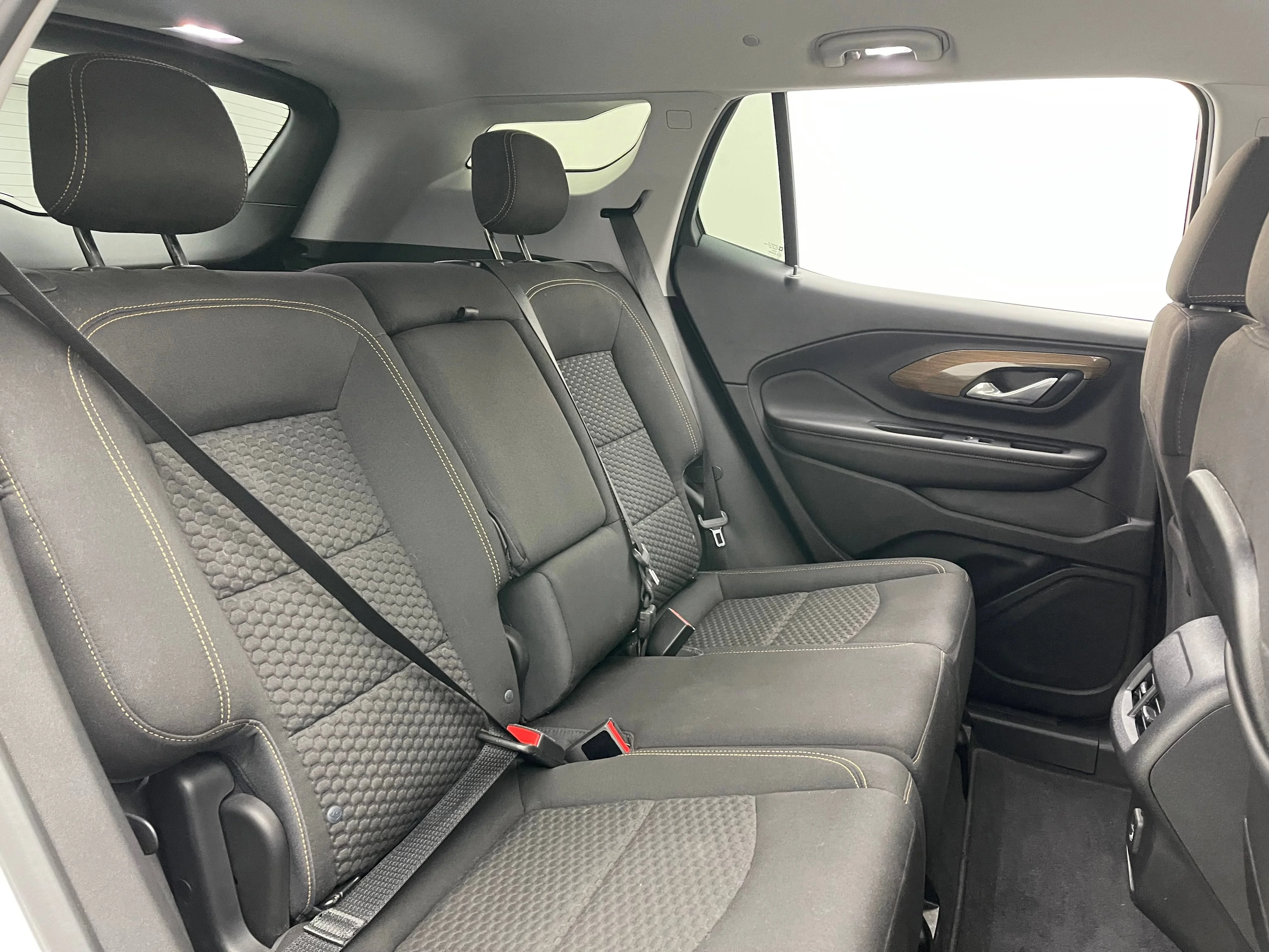 Used 2019 SUMMIT WHITE GMC SLE image 32
