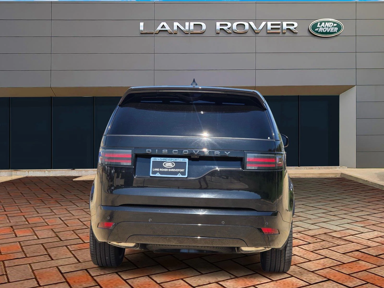 Used 2024 Santorini Black Metallic Land Rover Dynamic SE image 5