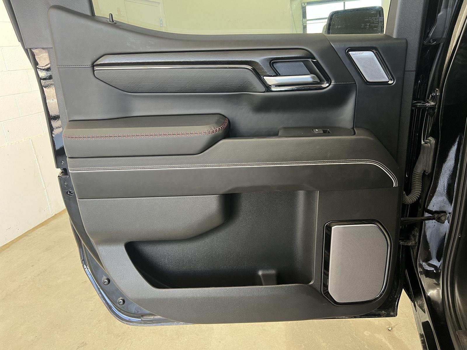 Used 2025 Onyx Black GMC AT4X image 26