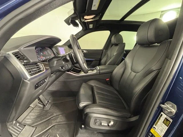 Used 2019 Blue BMW xDrive40i image 11
