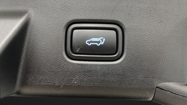 Used 2023 Serenity White Pearl Hyundai SEL image 29