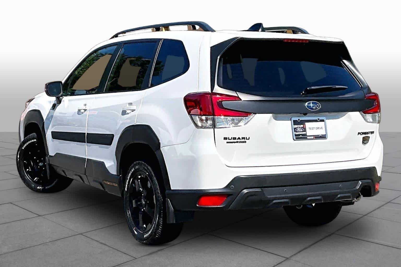 Used 2024 Crystal White Pearl Subaru Wilderness image 12