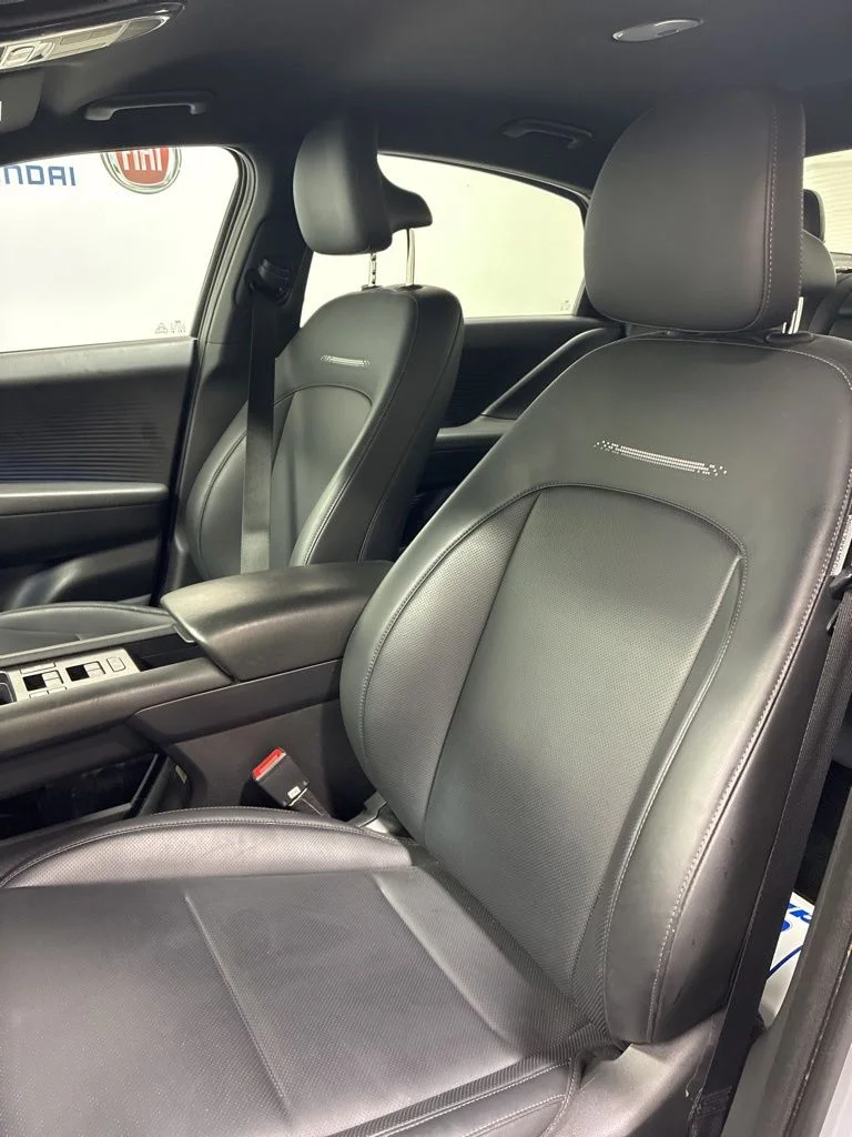 Used 2024 Blue Hyundai SEL image 10