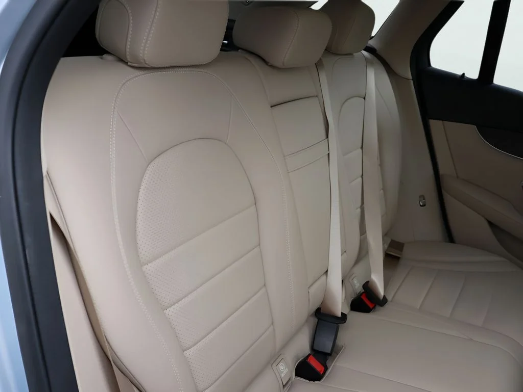 Used 2018 Diamond Silver Metallic Mercedes-Benz GLC 300 image 14