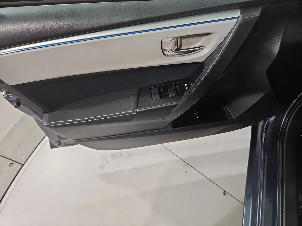 Used 2016 Gray Toyota LE image 11