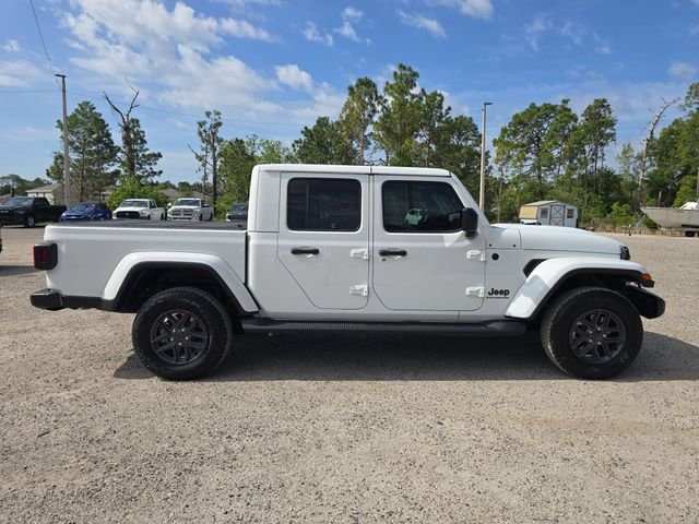 New 2026 Bright White Clear-Coat Exterior Paint Jeep Sport S image 3