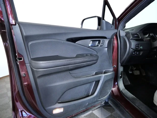 Used 2021 Red Honda Touring image 16