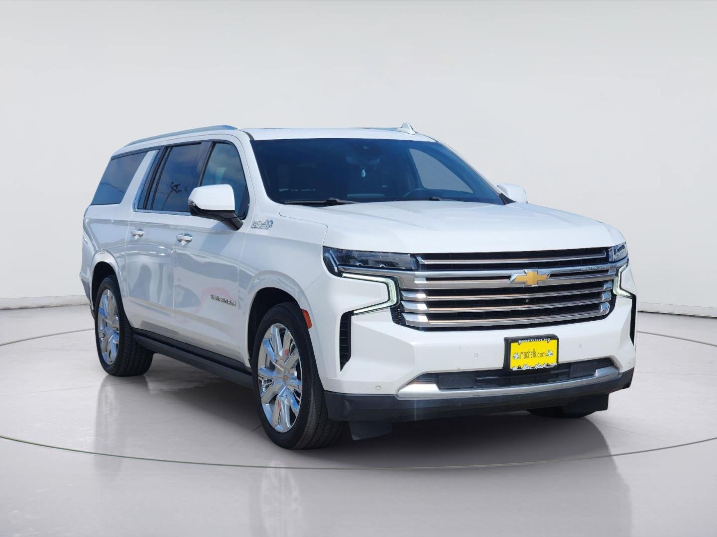 2023 Chevrolet Suburban photo 3 of 30