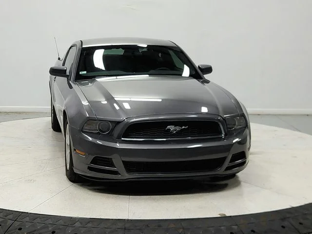Used 2014 Gray Ford V6 image 3