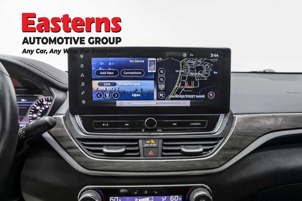 Used 2023 Red Nissan 2.5 SL image 12