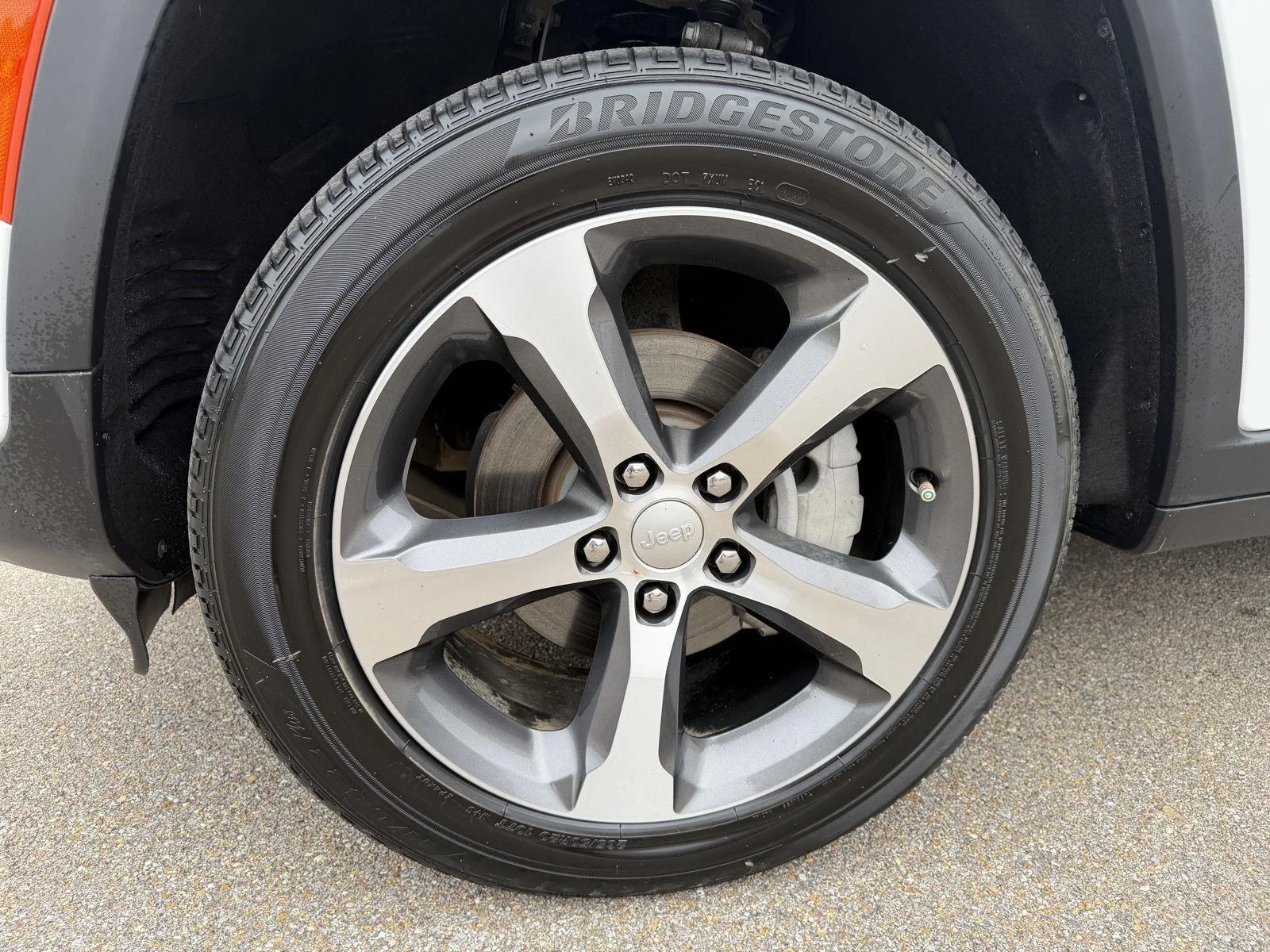 Used 2023 Bright White Clearcoat Jeep Limited image 25
