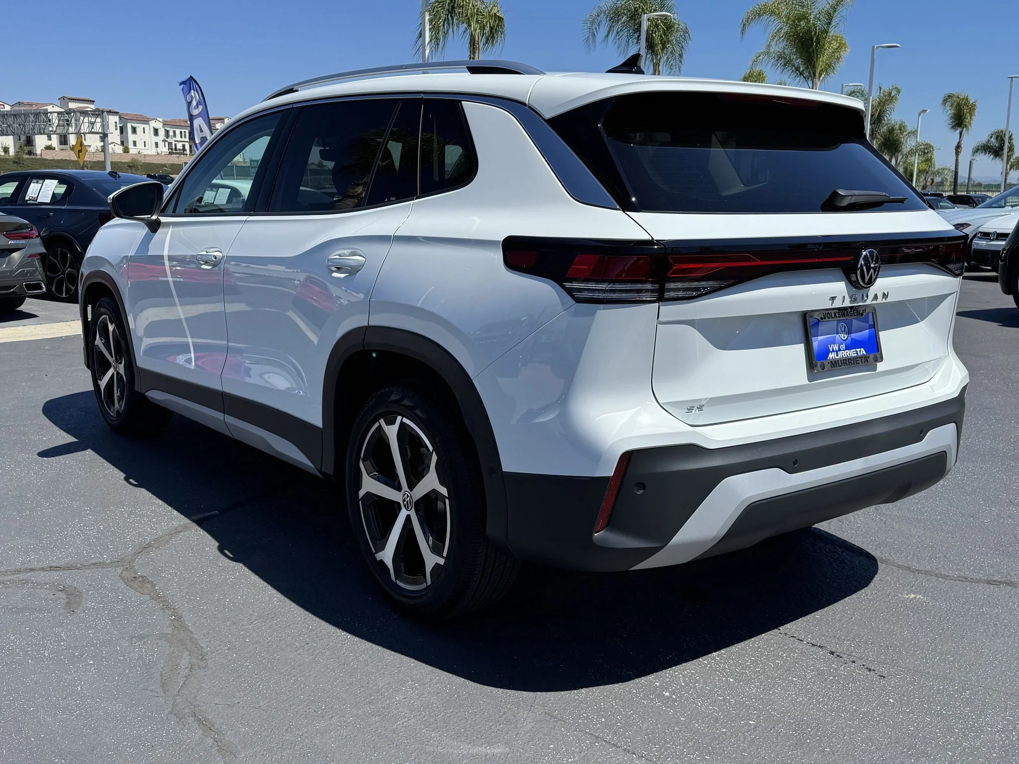 New 2026 Pure White Volkswagen SE image 5