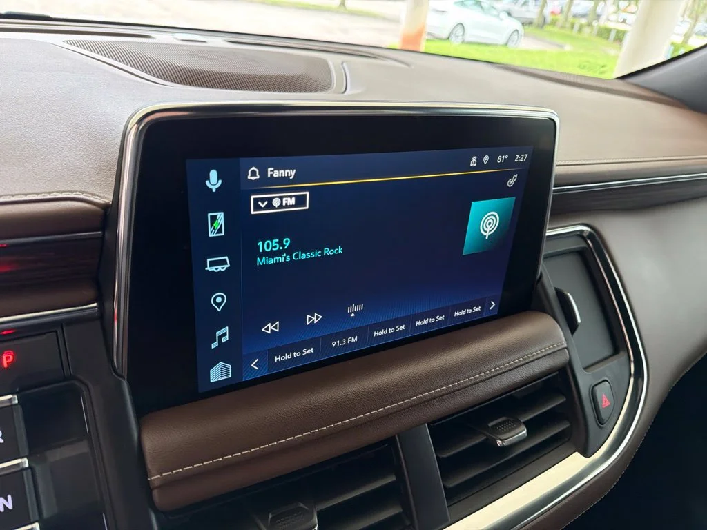 Used 2022 White Chevrolet High Country image 8