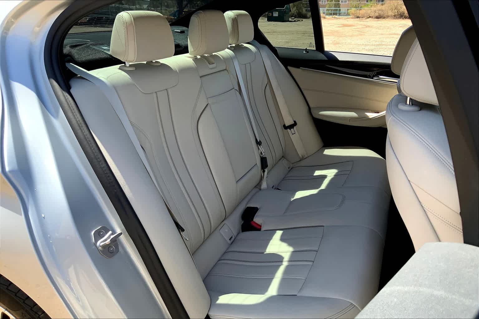 Used 2018 Glacier Silver Metallic BMW 530i image 19