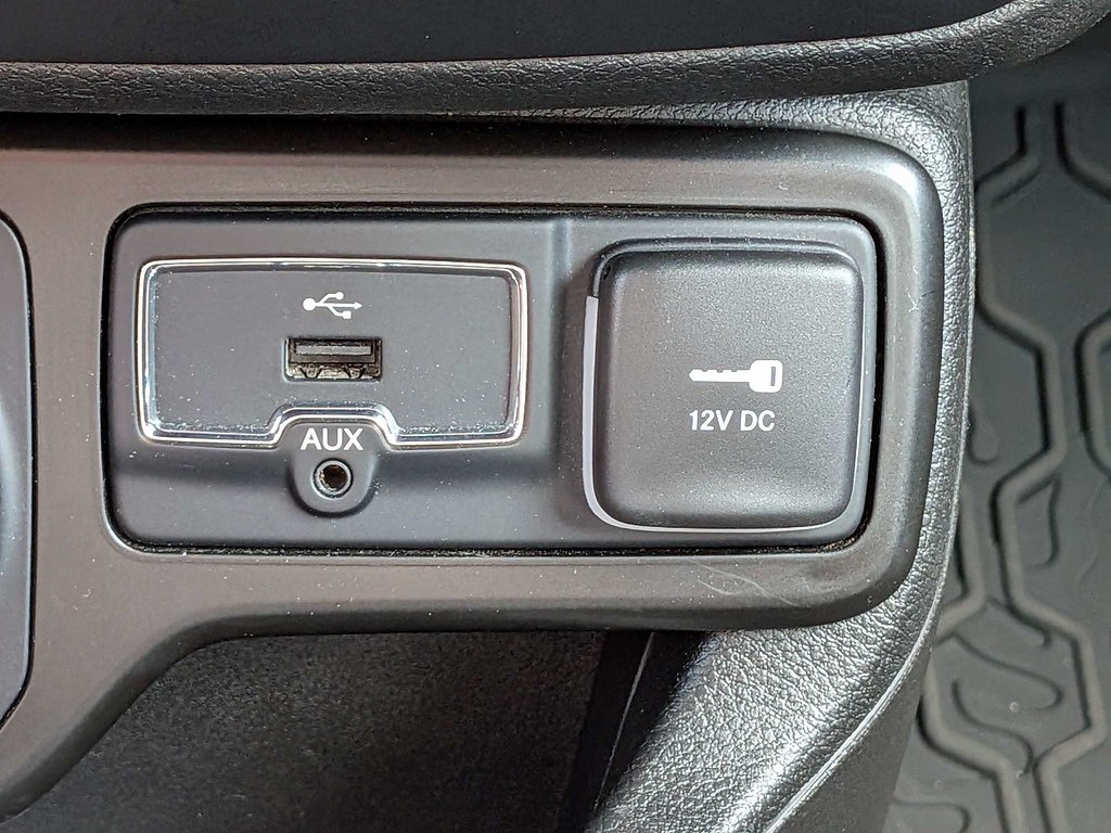 2023 Jeep Renegade Latitude - Photo 25