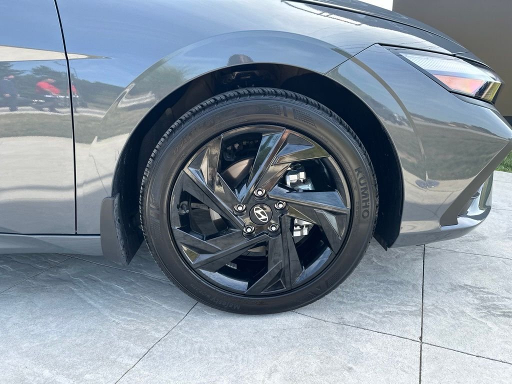 Used 2026 Gray Hyundai SEL Sport image 6