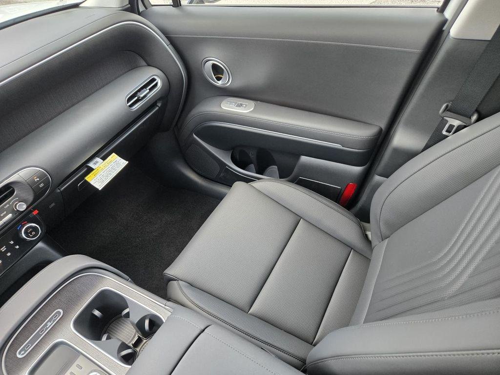 New 2026 White Hyundai SEL Premium FWD image 21