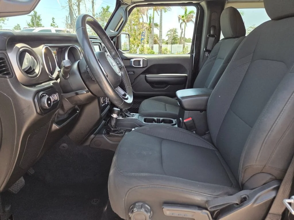 Used 2021 Black Clearcoat Jeep Sport S image 25