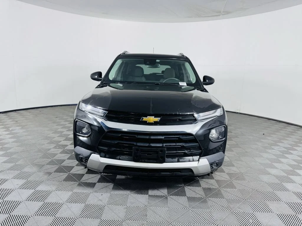 Used 2023 Mosaic Black Metallic Chevrolet LT image 3